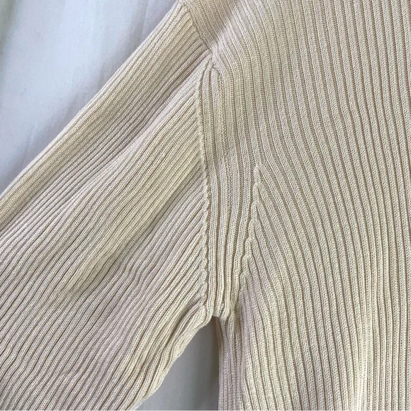 Brooks Brothers women’s cream 100% silk turtleneck  SZ  L - Picture 4 of 9